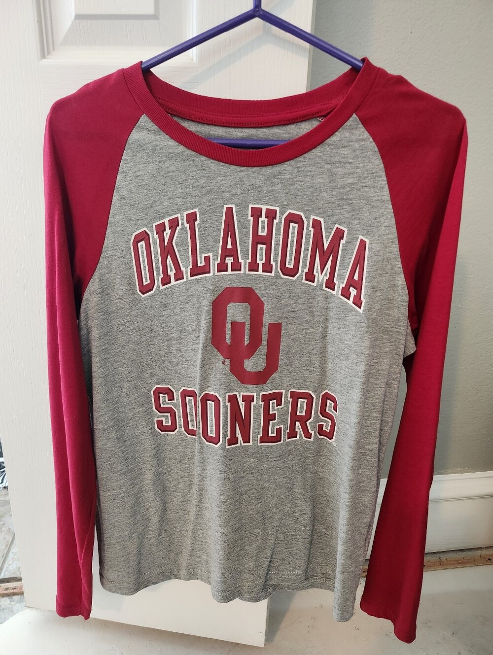 Oklahoma Sooners Youth Gray & Crimson Long-Sleeve Raglan Tee